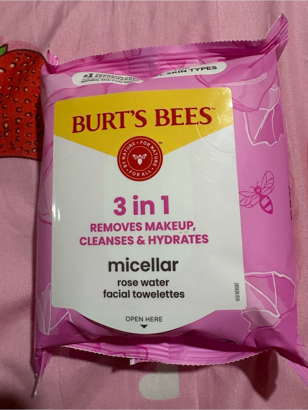 Burt's Bees Micellar Rose Water Facial Towelettes — Pink